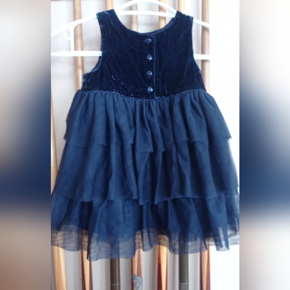 * 3 for 25 $ Dress for baby Girl 18 months - Picture 3 of 4